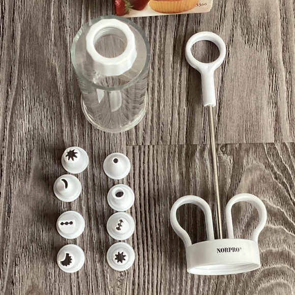 Norpro 3566 9-Piece Cupcake Injector Decorating Set - Picture 4 of 8